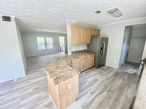 3rd image of 80 Ysbrand Ln SE