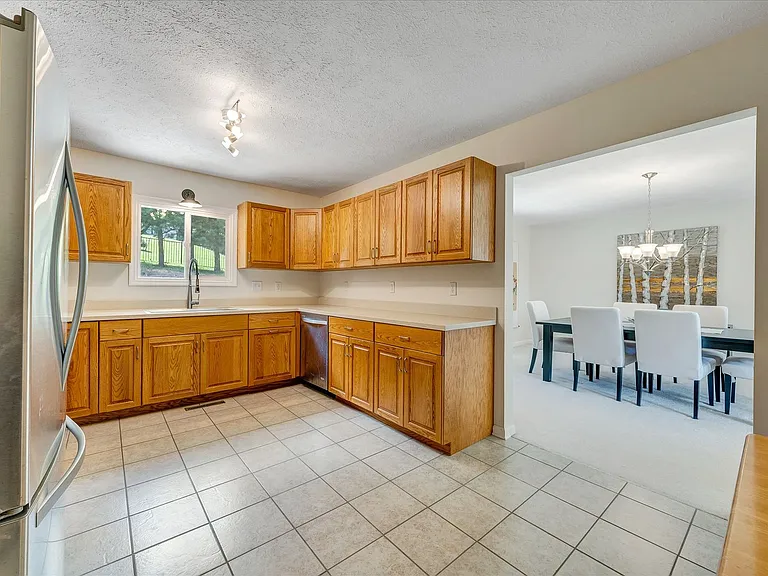 504 Cedar Orchard Dr W — Photo 5