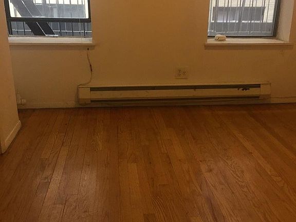 5th image of 318 W 49th St APT 2RW