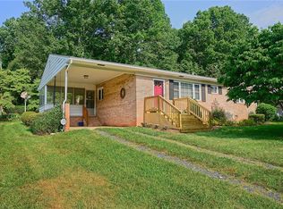 1403 Meadowbrook Rd, Asheboro, NC 27203