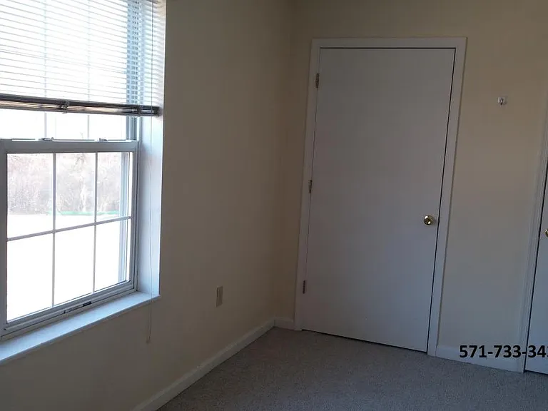 346 E Railroad St — Photo 6