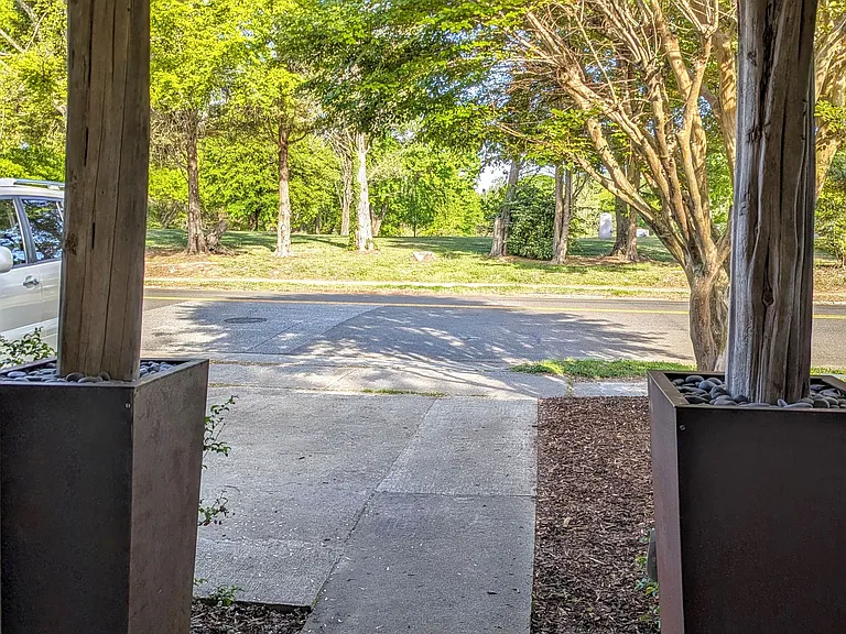 804 Kent St — Photo 12