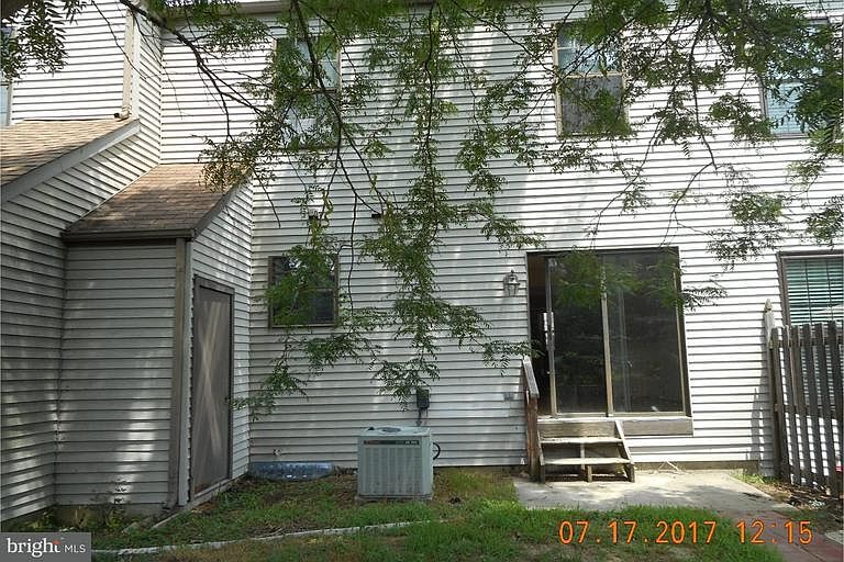 2nd image of 49 Burgundy Dr