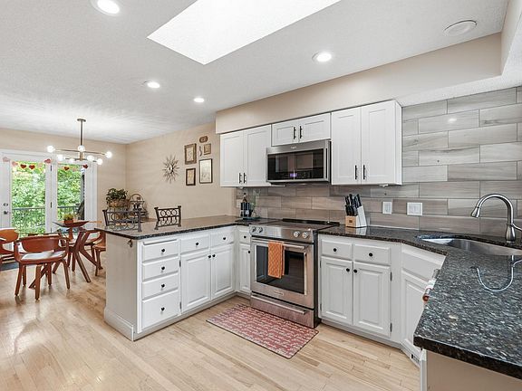 4th image of 3676 Widgeon Way