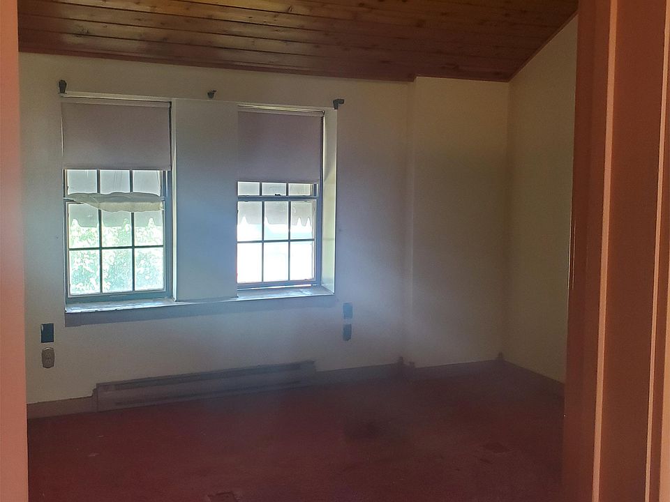 2nd image of 829 N Monroe St