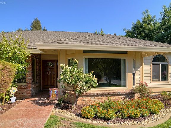 3rd image of 8689 Robin Hill Way
