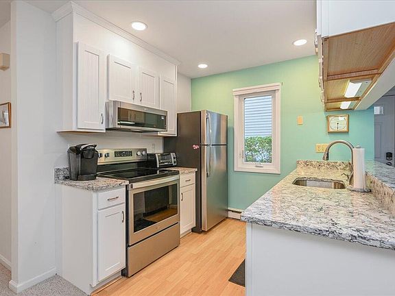 3rd image of 174 Billington Lane #174