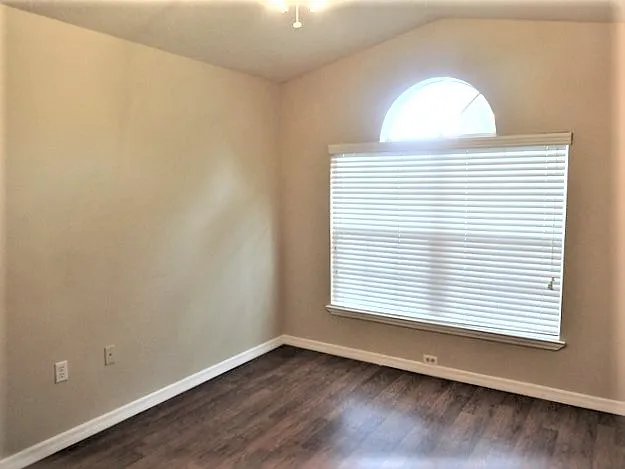 2170 Savannah Oaks Ln — Photo 12
