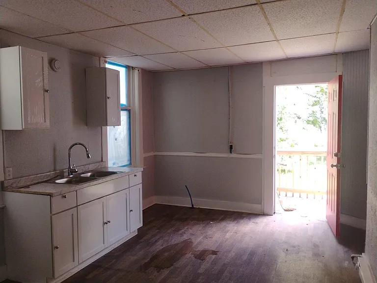 2531 W Main St — Photo 9