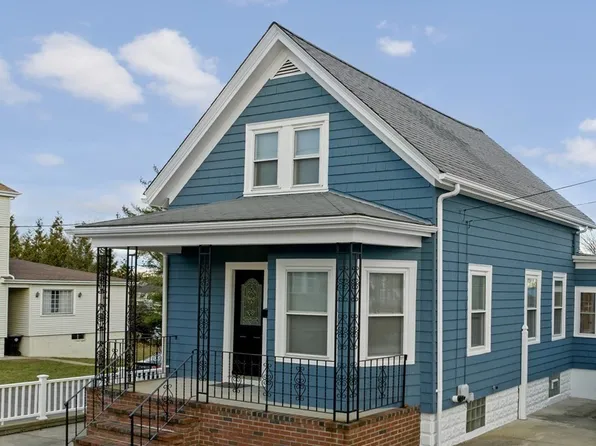 108 Stephen St, Dartmouth, MA 02748