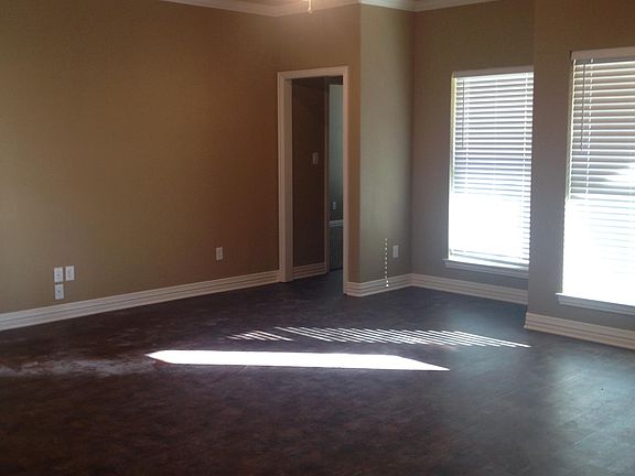 3rd image of 103 Park Ct