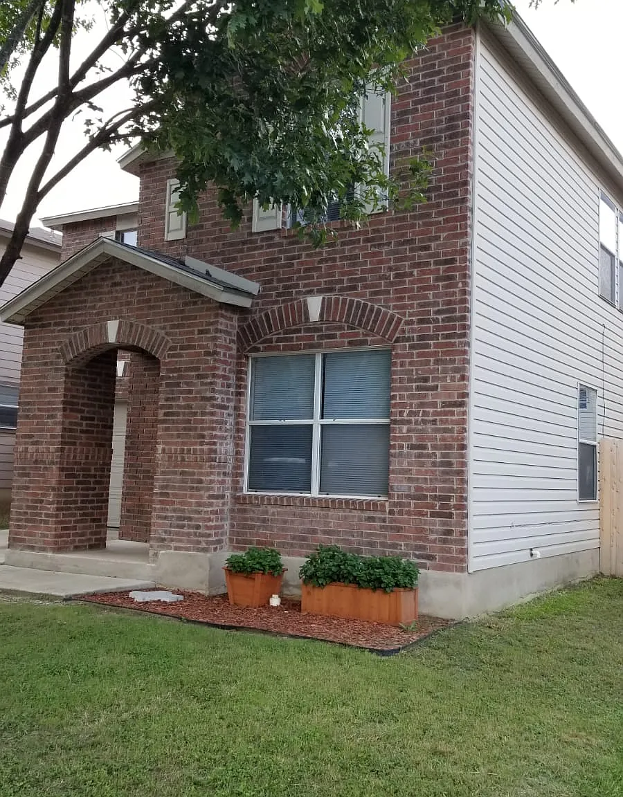 3 bed, 2.5 bath, 1721 sqft, $1,650 — Photo 2