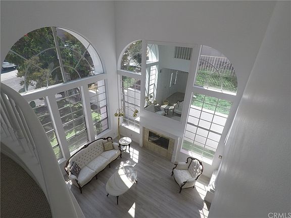 4th image of 127 Susan Way