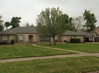 1005 Buckingham Ct, Friendswood, TX 77546
