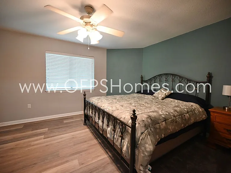 1755 Union Ave — Photo 24