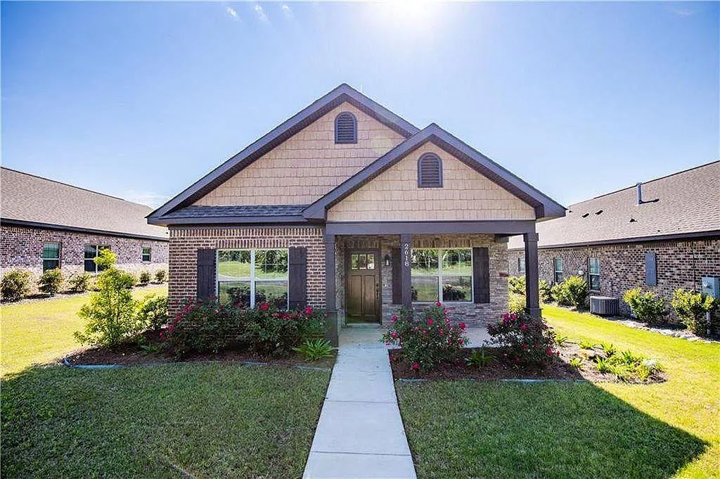 3 bed, 1367 sqft, $2,250 — Photo 1