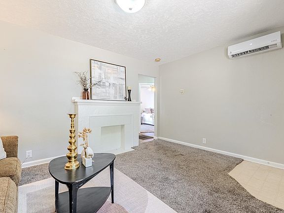 4th image of 2334 S Ida Ave