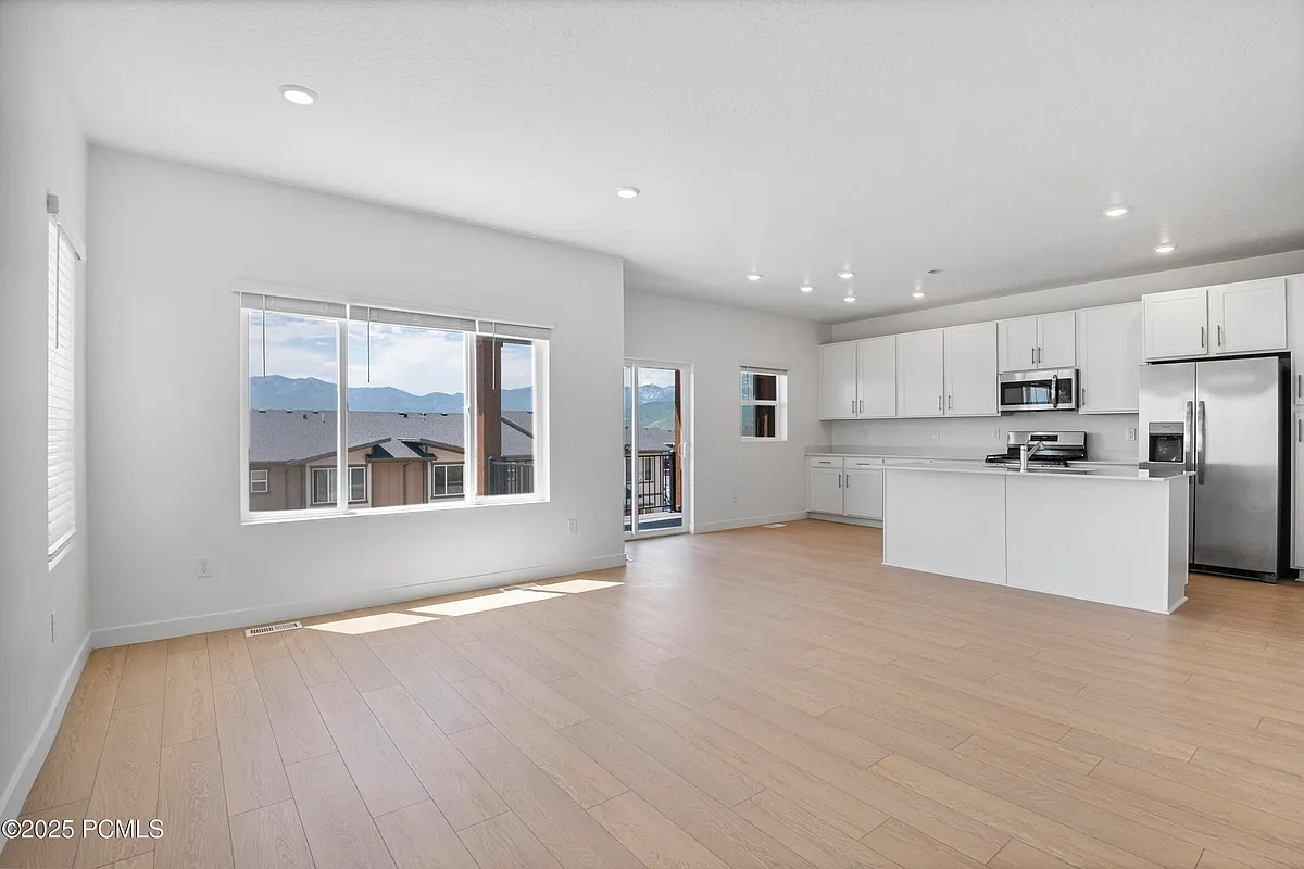 Building Photo - 2389 N Wildwood Ln