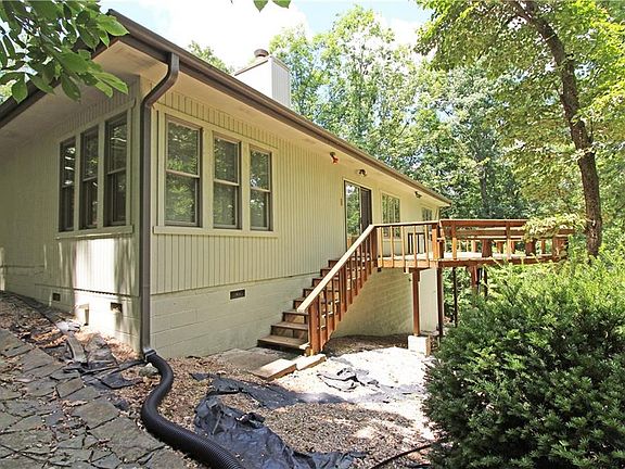 3rd image of 40 Sandwick Dr