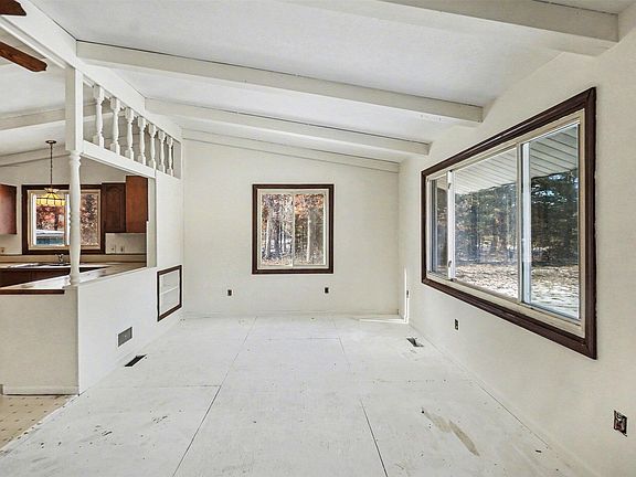 5th image of 23589 Gates Rd