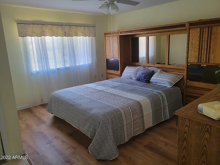 9714 W Hawthorn Ct — Photo 12