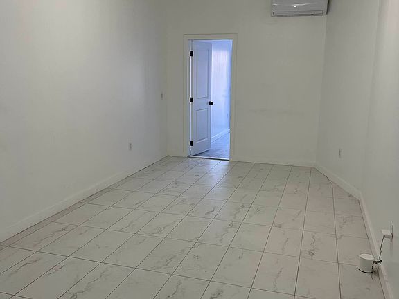 2nd image of 898 Willoughby Ave #1