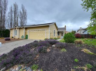 586 Maria Dr, Petaluma, CA 94954