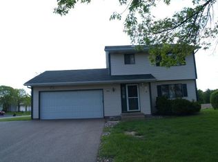 9511 Polaris Ln N, Maple Grove, MN 55369