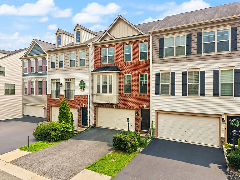 1439 Occoquan Heights Ct — Photo 2