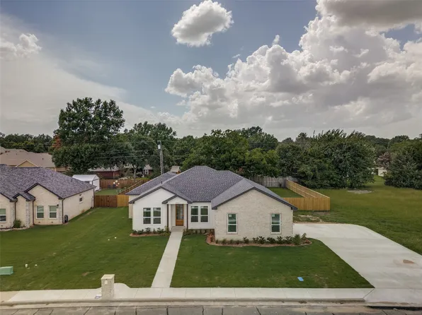 2013 Bois D Arc Dr, Bonham, TX 75418