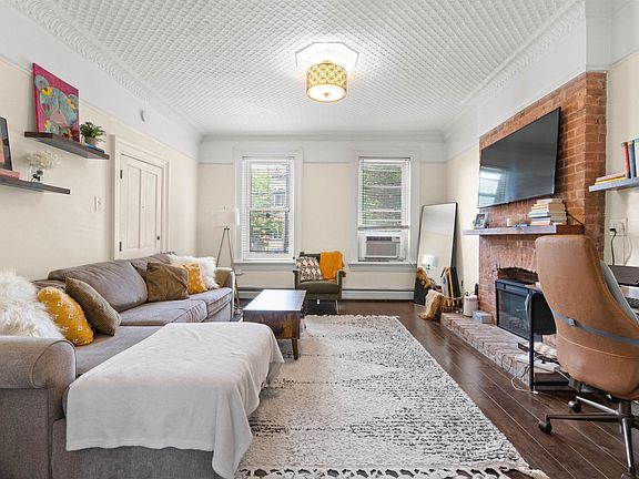 3rd image of 14 Coles St #1