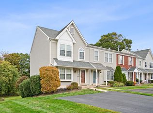 97 Victoria Dr, Aston, PA