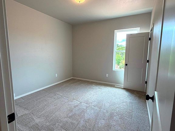 5th image of 2109 E Golden Gate Dr