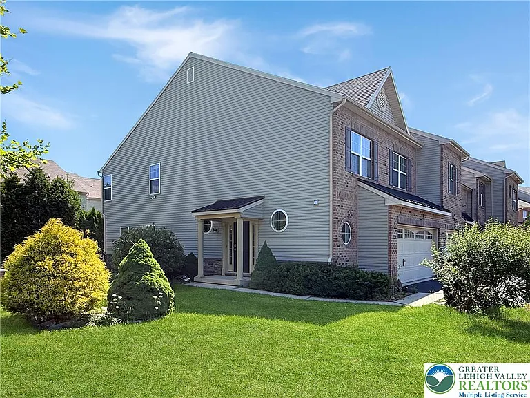 320 Blue Sage Dr — Photo 2