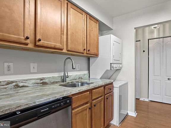 3rd image of 8591 Falls Run Rd Unit L