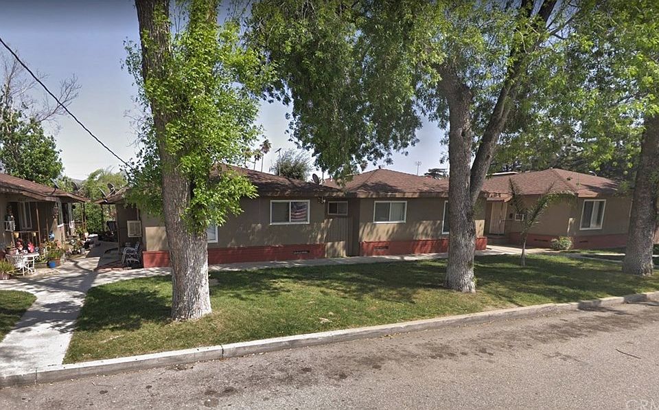 1st image of 2205 Lawrence Ave