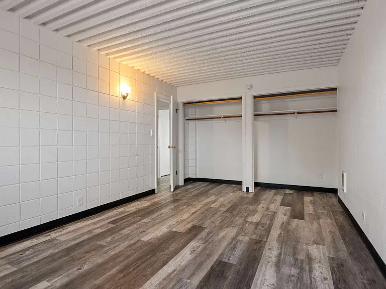 165 SE Buff St #12 — Photo 9
