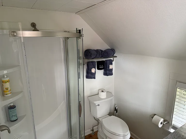 304 7th St NW #2 — Photo 12