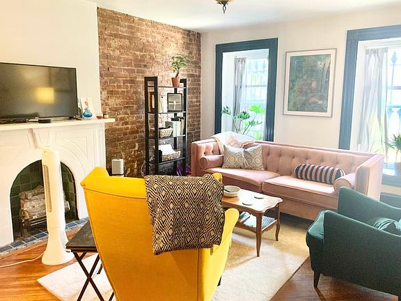 2nd image of 186 Van Buren St APT 1