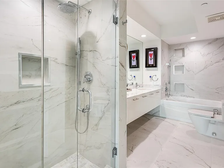 55 SE 6th St #3500 — Photo 21