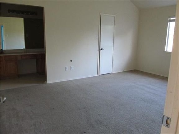 4th image of 20219 Sandwith Dr