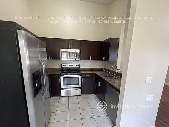 4th image of 842 SW 159th Ter