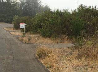 91552 Grinnell Ln, Coos Bay, OR 97420