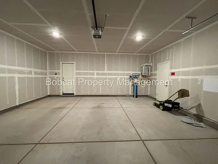 1097 Dapple Dr — Photo 19