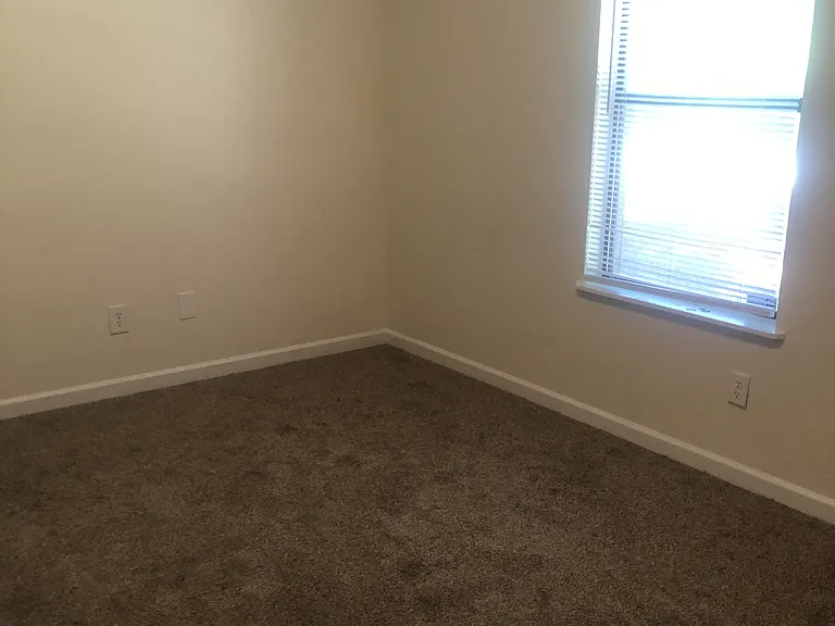 1610 Hanson St — Photo 11