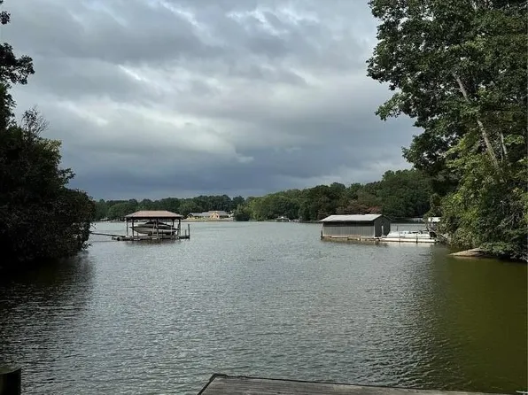 7116 Nancy Lee Cir, Sherrills Ford, NC 28673