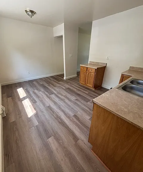 633 Jackson Ave — Photo 3