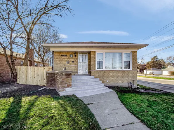 12100 S Perry Ave, Chicago, IL 60628