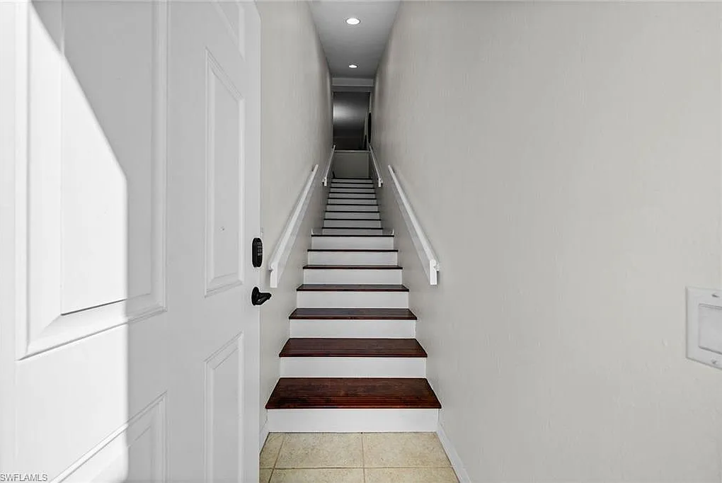 3 bed, 2.0 bath, 1811 sqft, $7,500 — Photo 3