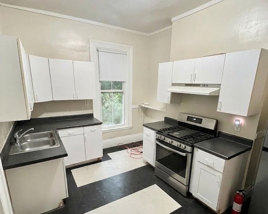 2nd image of 51 Delle Ave